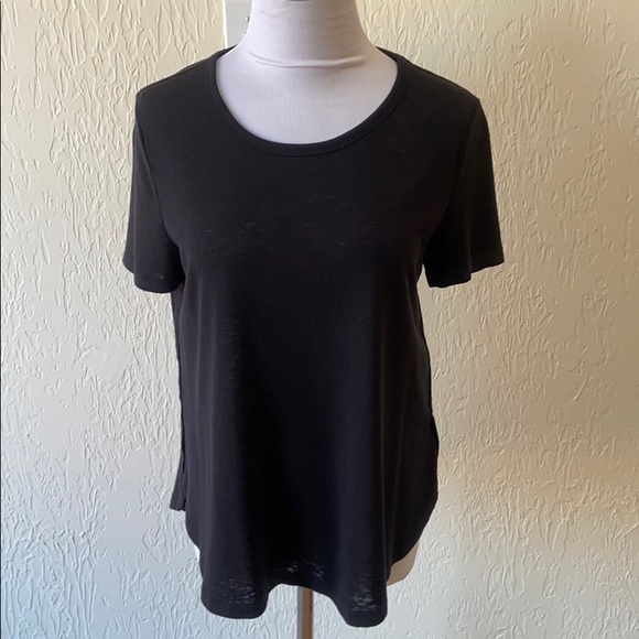 Athleta Tops - Athleta short sleeve t shirt